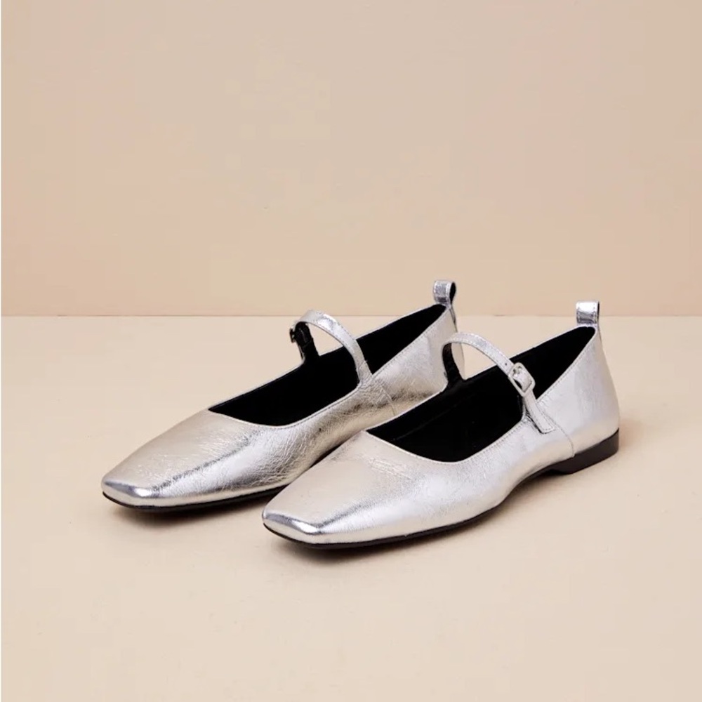 NWT Vagabond Delia Mary Jane Flats in Silver - Picture 4 of 8